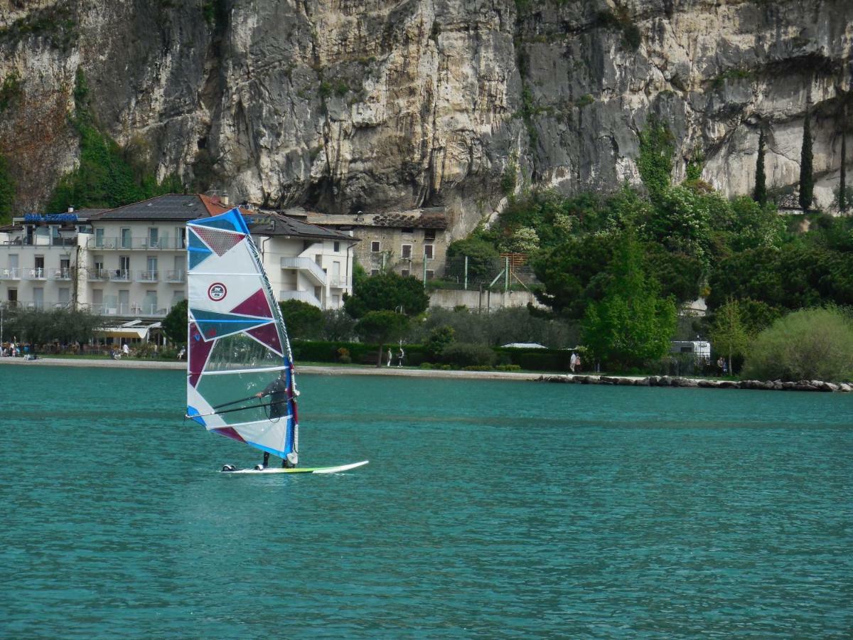 Lake & Castle View Apartment Riva del Garda Dış mekan fotoğraf