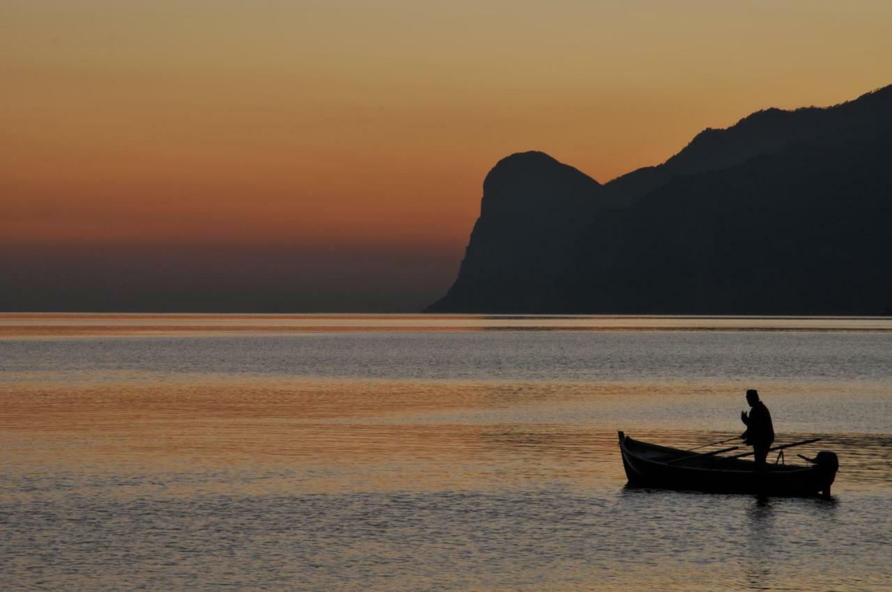Lake & Castle View Apartment Riva del Garda Dış mekan fotoğraf